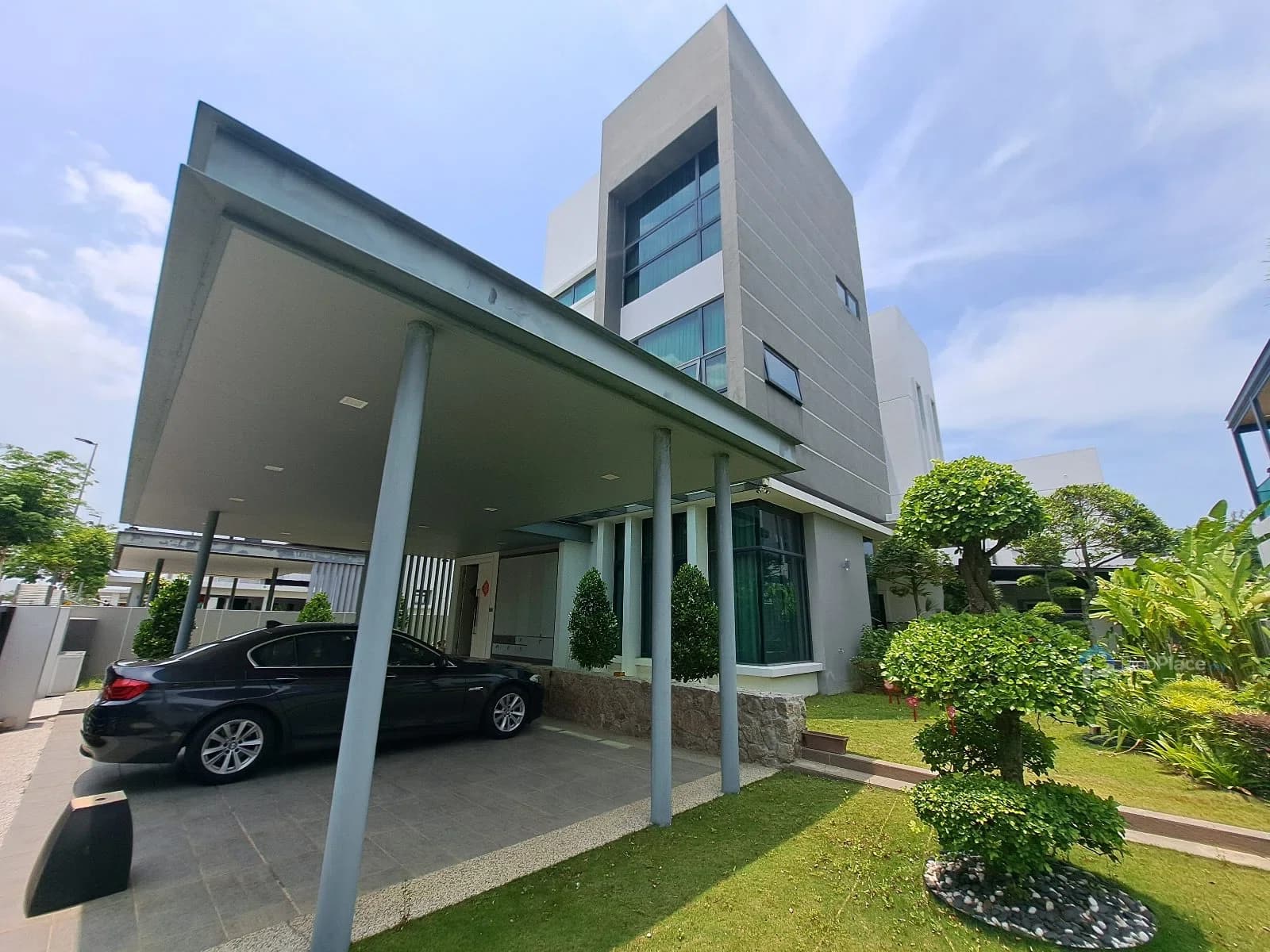 Melaka Luxury 3 Storey Bungalow Gated Guarded with Clubhouse by the Sea