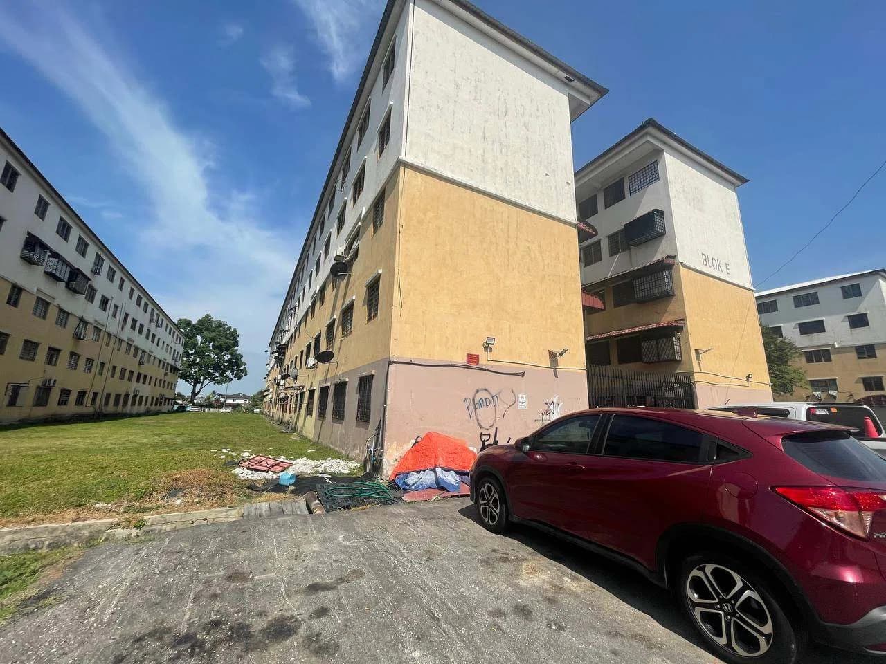 Level 3 Walk Up Rebana Apartment Bandar Bukit Raja