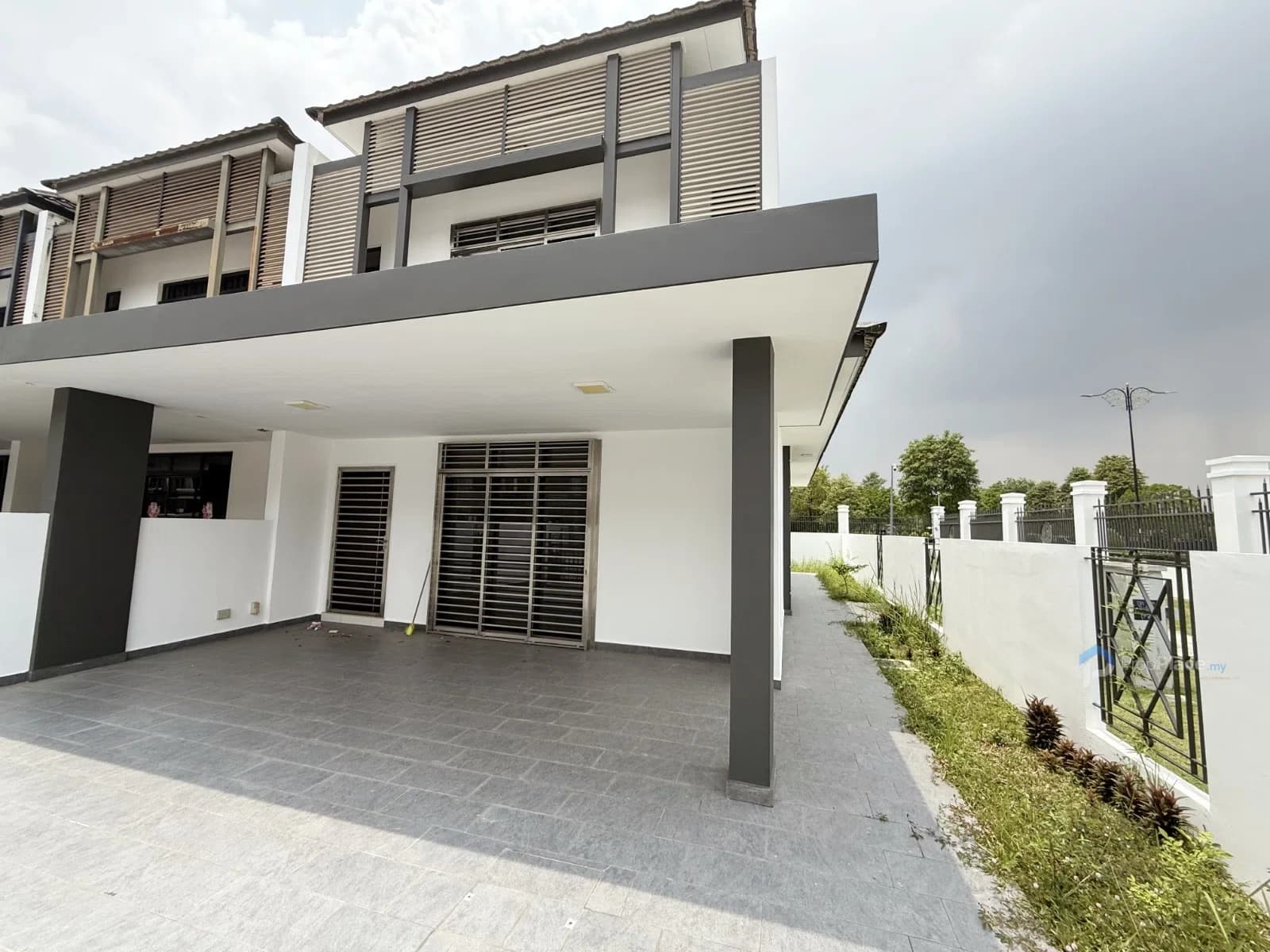 Eco Summer 2 Storey Terrace House For Sale