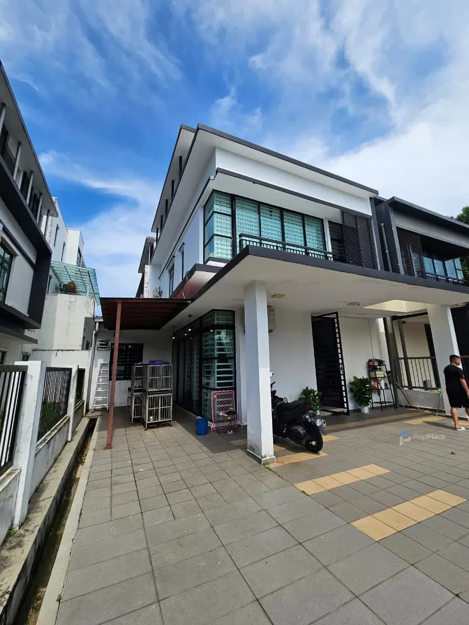 Main photo