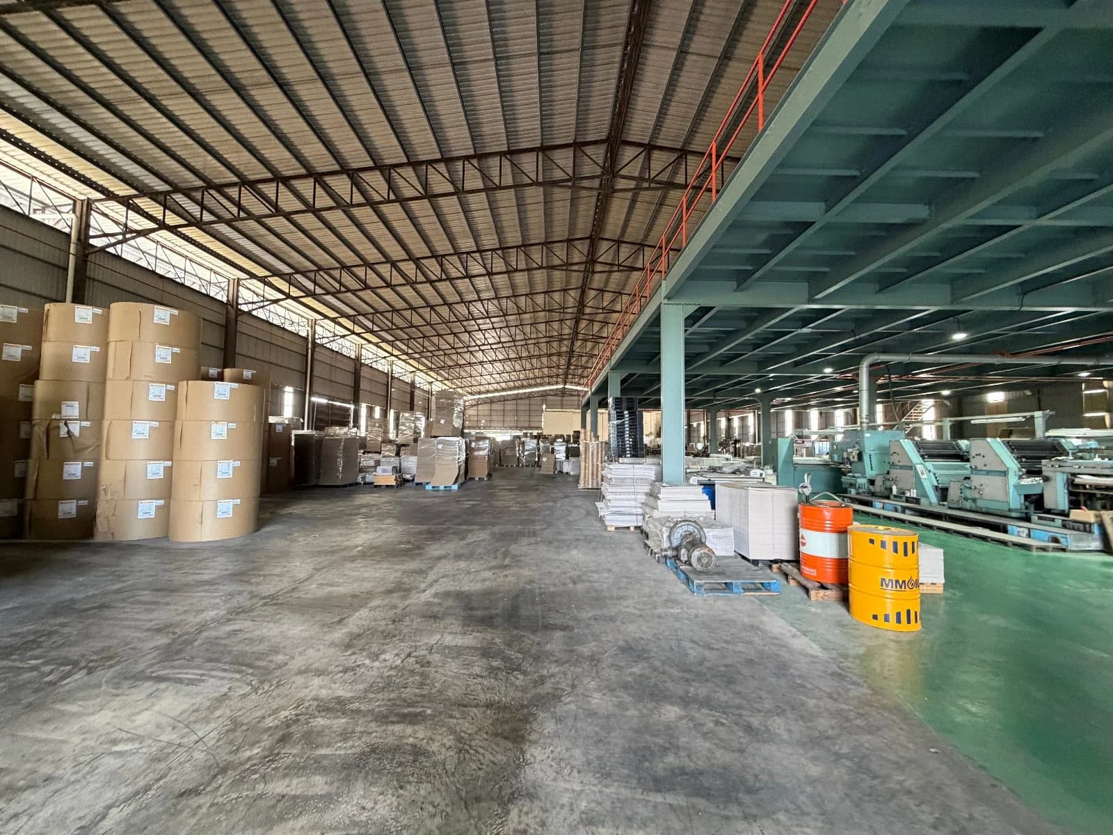 Detached factory for sale, big land