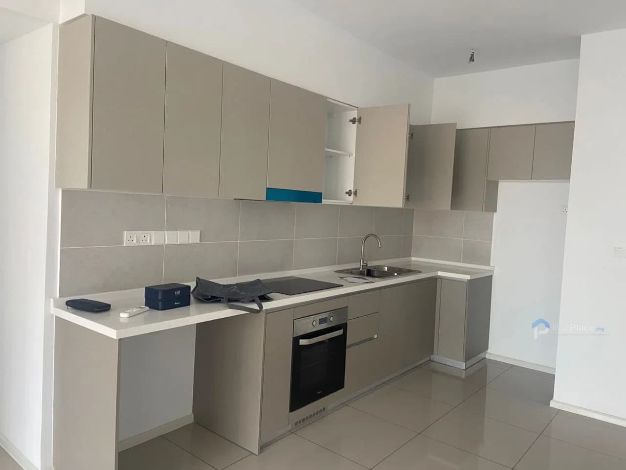 Brand New Fully Furnished 3-Bedroom at EST8 Seputeh – Walk to Mid Valley, 2 Car Parks