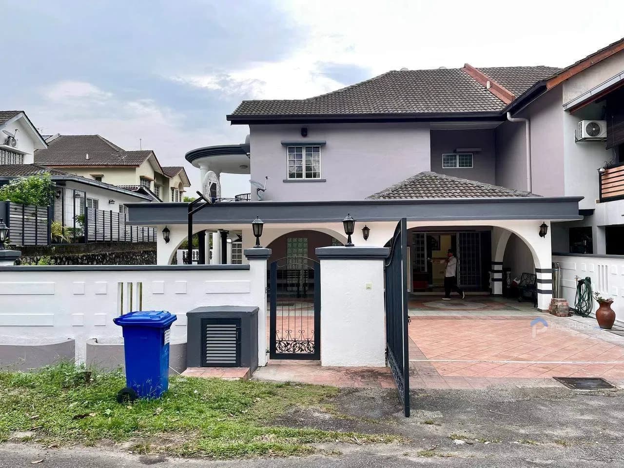 Renovated Semi-detached at Prime Area Section 9 Shah Alam